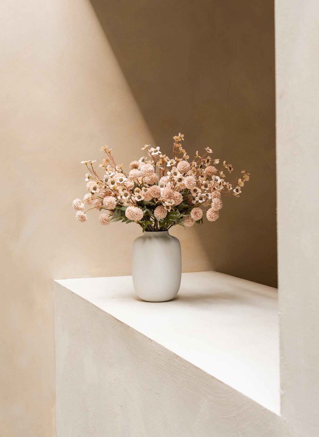 Wachsblumen-Arrangement - Creme